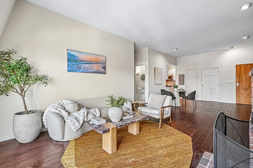Condominium at 28-32 Atlantic Ave # 628, Boston MA 02110, photo 4 of 42