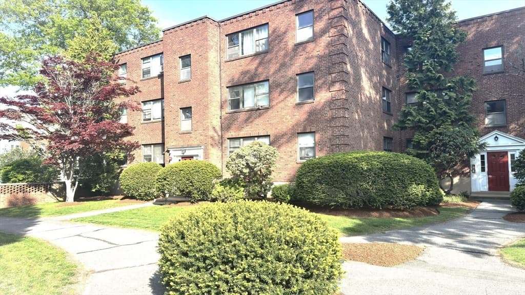 105 Nahant St # 1, Lynn MA 01902