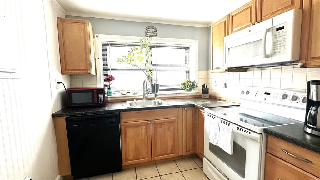105 Nahant St # 1, Lynn MA 01902 photo 9