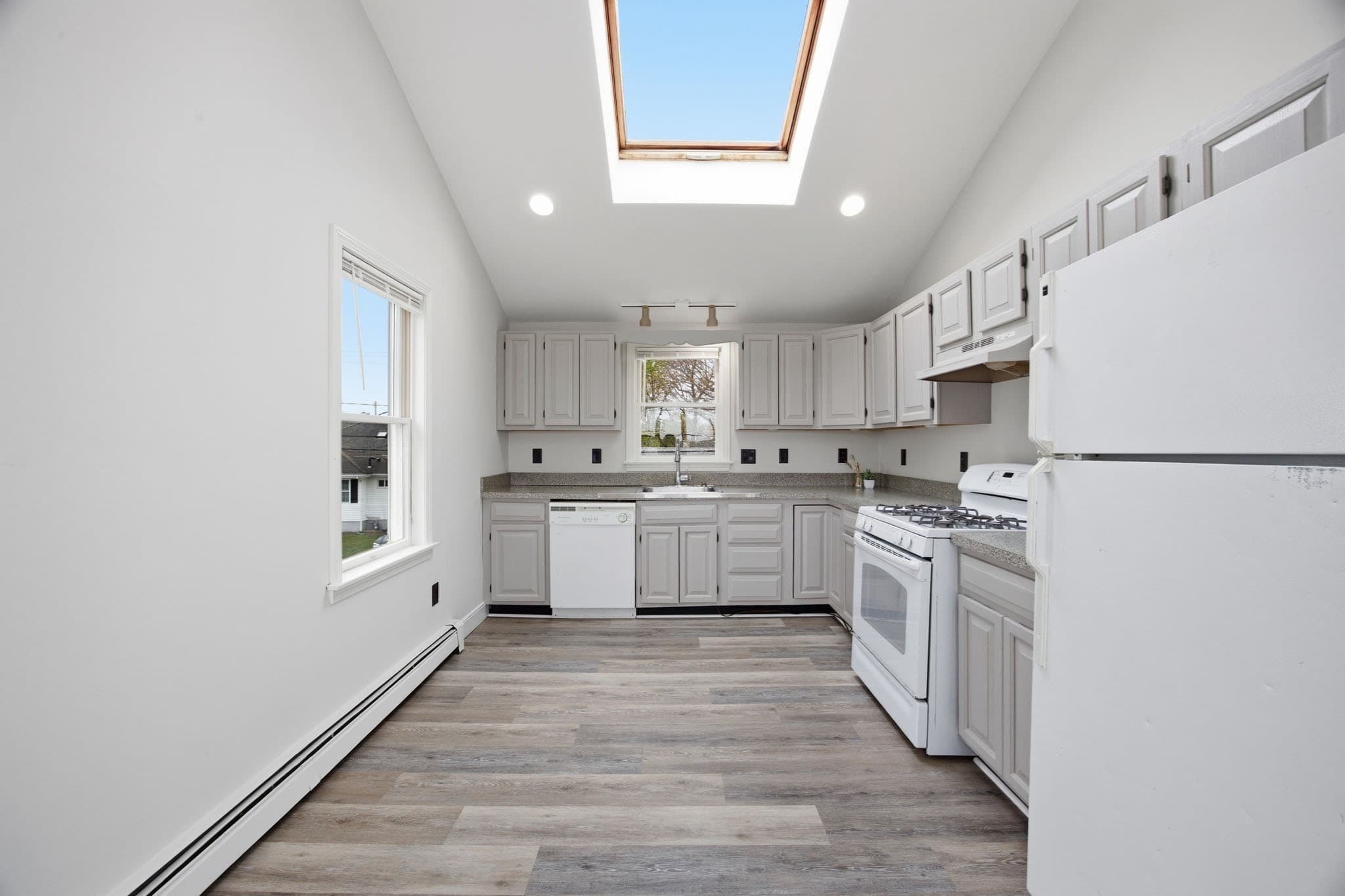 Single Family Residence at 192 Swifts Beach Road, Wareham MA 02571, photo 18 of 38