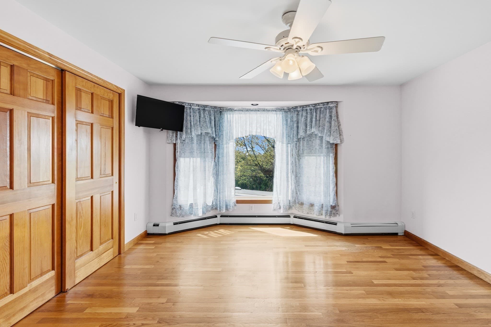 Single Family Residence at 400 Sampson, Fall River MA 02724, photo 20 of 41
