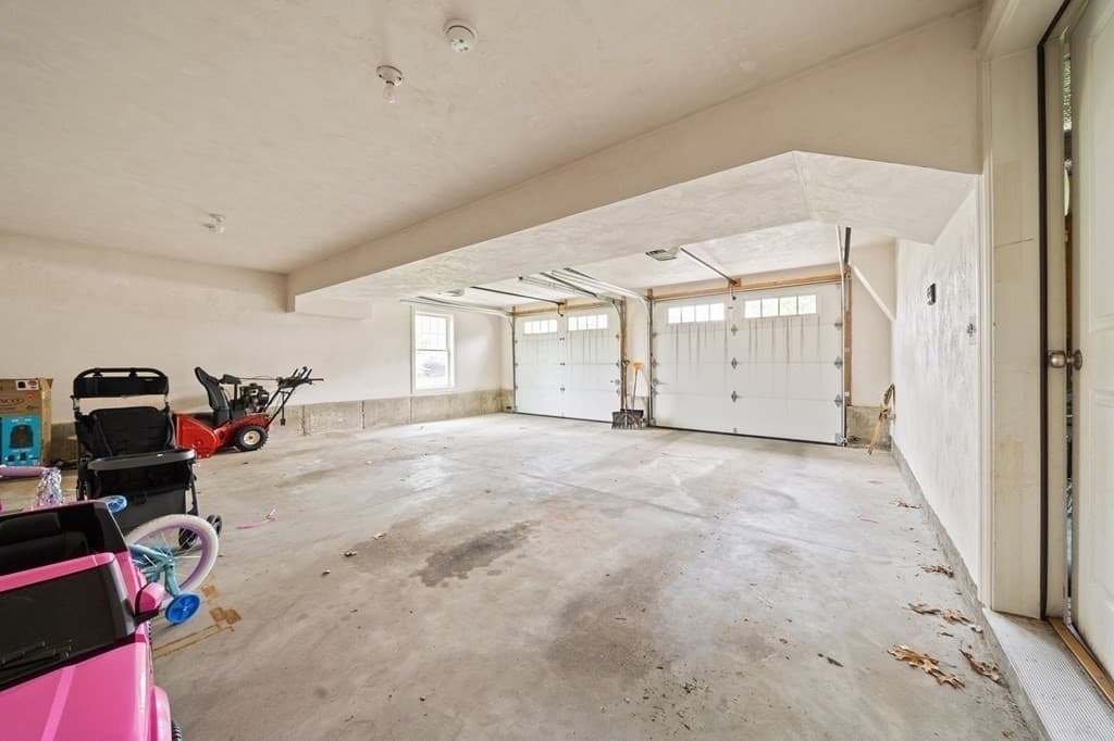 Single Family Residence at 51 Tamarack Rd, Dracut MA 01826, photo 32 of 39