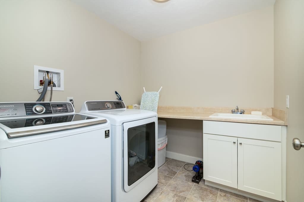 Single Family Residence at 51 Tamarack Rd, Dracut MA 01826, photo 15 of 39