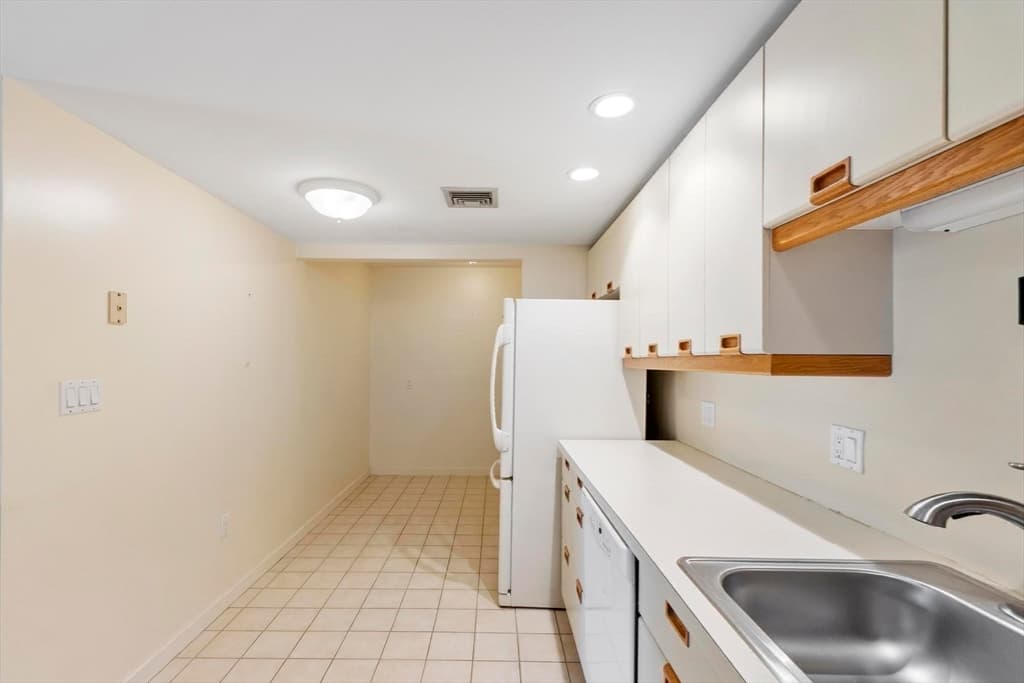 321 Place Ln # 321, Woburn MA 01801 photo 14