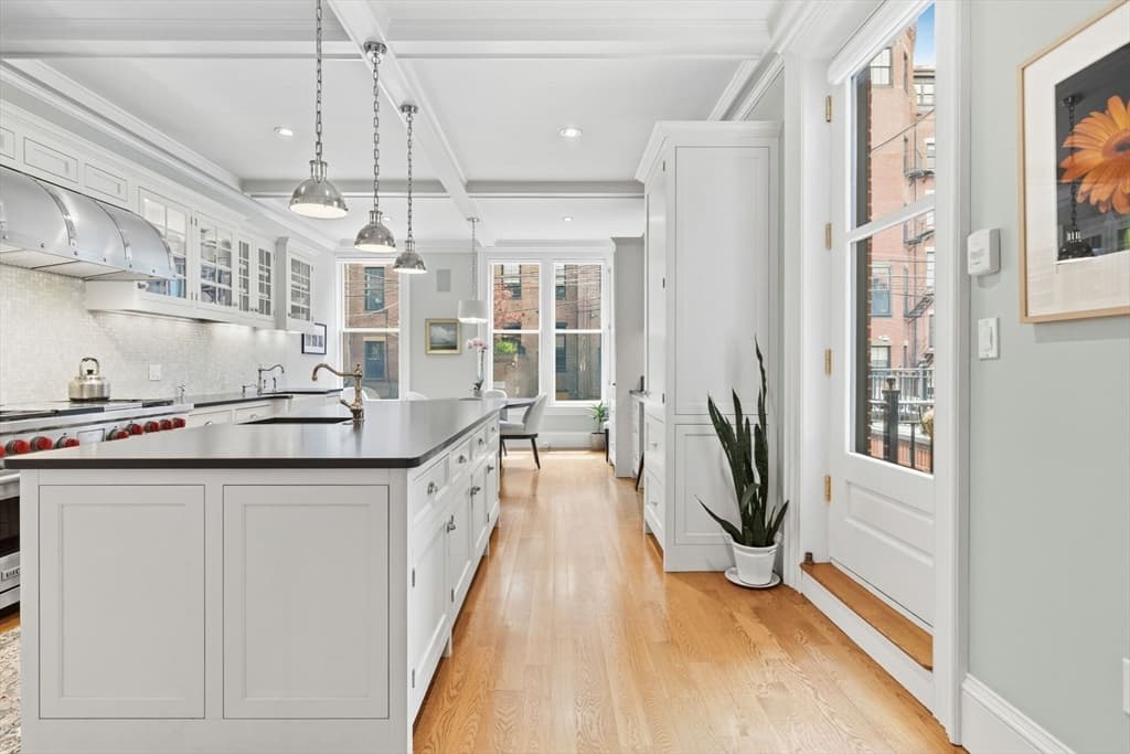 319 Beacon Street, Boston MA 02116 photo 13