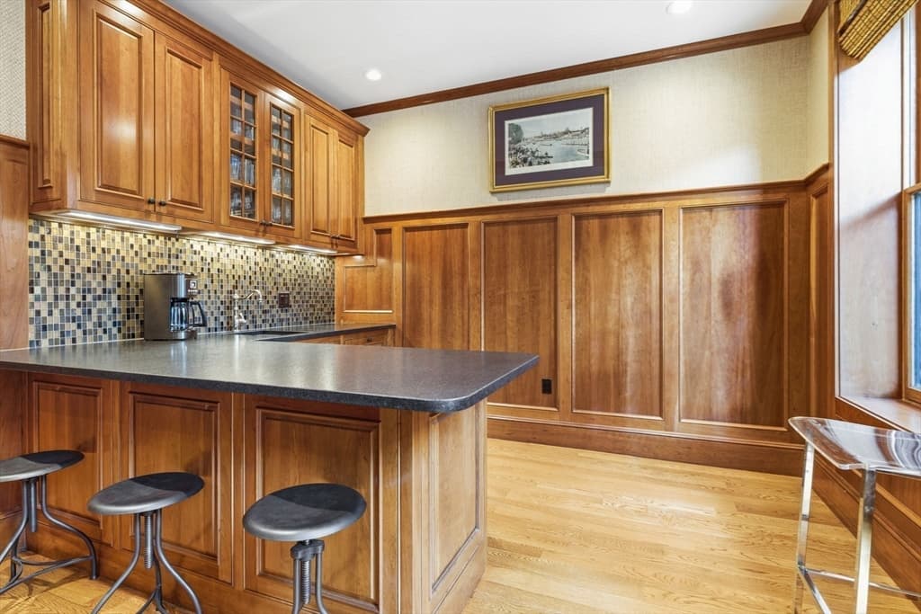319 Beacon Street, Boston MA 02116 photo 18