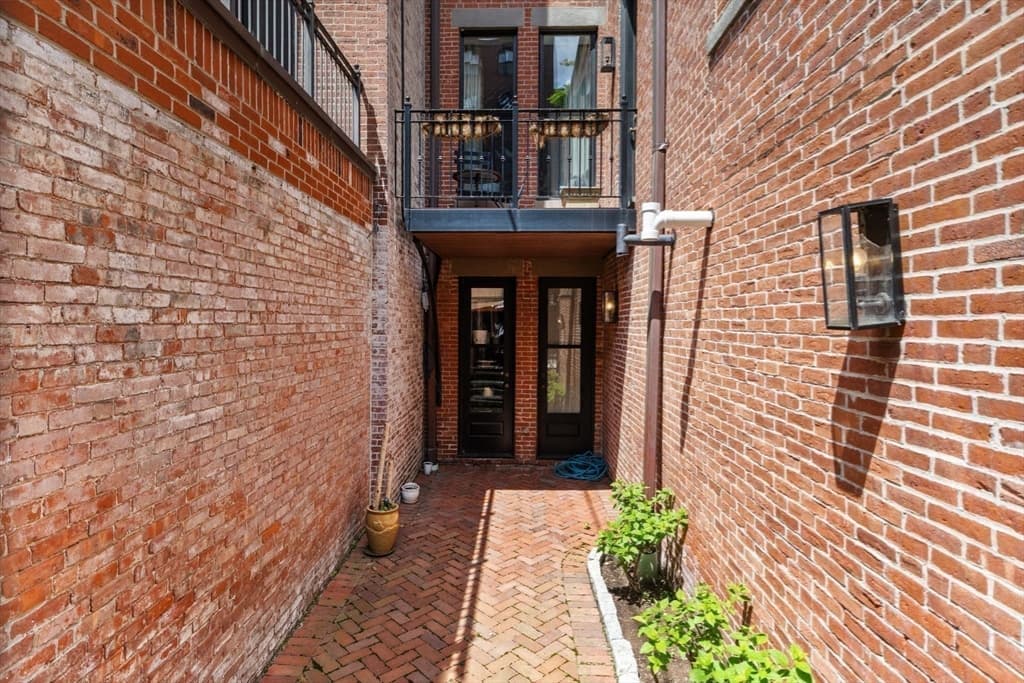 319 Beacon Street, Boston MA 02116 photo 35