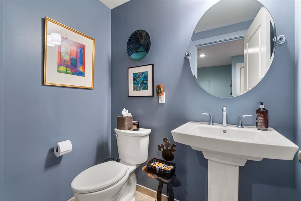Condominium at 321 Hammond Pond Parkway # 201, Brookline MA 02467, Brookline, photo 7 of 19