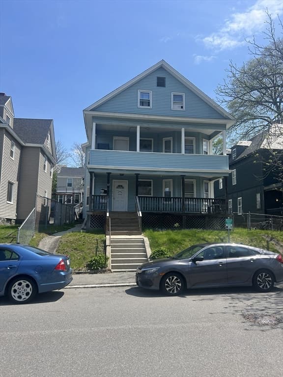 62 Huntington St, Lowell MA 01852