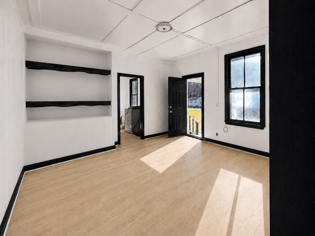 86 W Main St, North Adams MA 01247