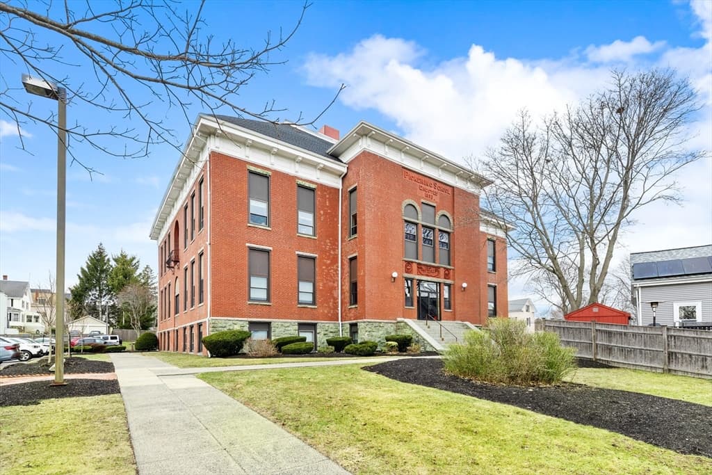 181 North St # 105, Salem MA 01970