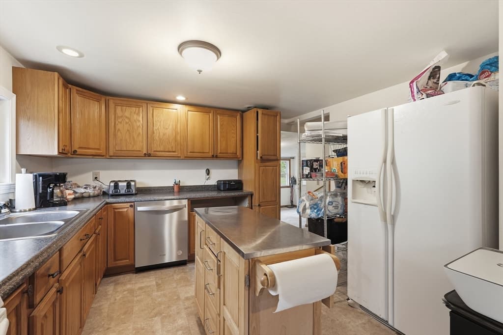 Single Family Residence at 8 Shutesbury Road, Pelham MA 01002, photo 13 of 31