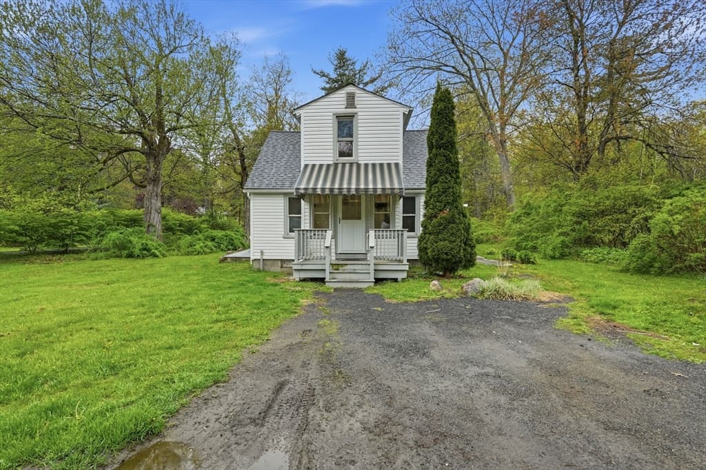 8 Shutesbury Road, Pelham MA 01002