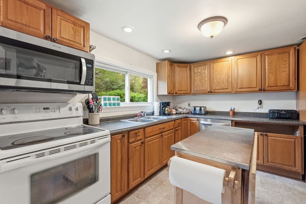 Single Family Residence at 8 Shutesbury Road, Pelham MA 01002, photo 14 of 31
