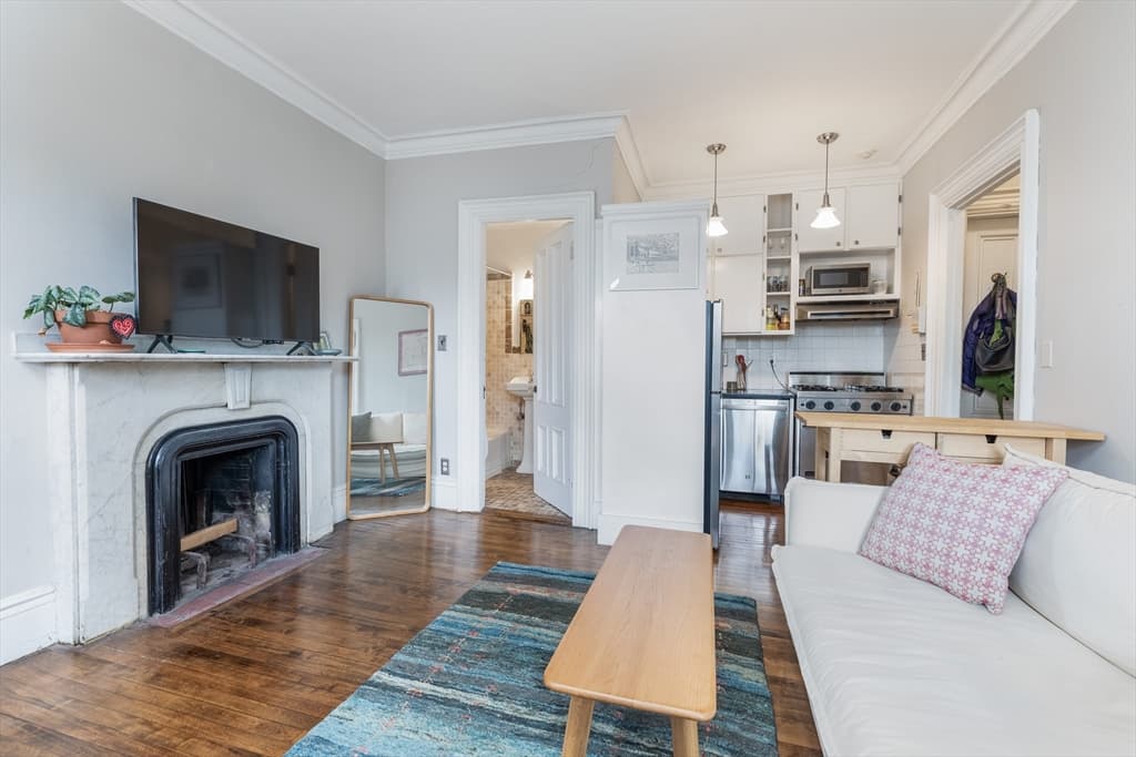 Condominium at 80 Mount Vernon St # 10, Boston MA 02108, photo 3 of 12