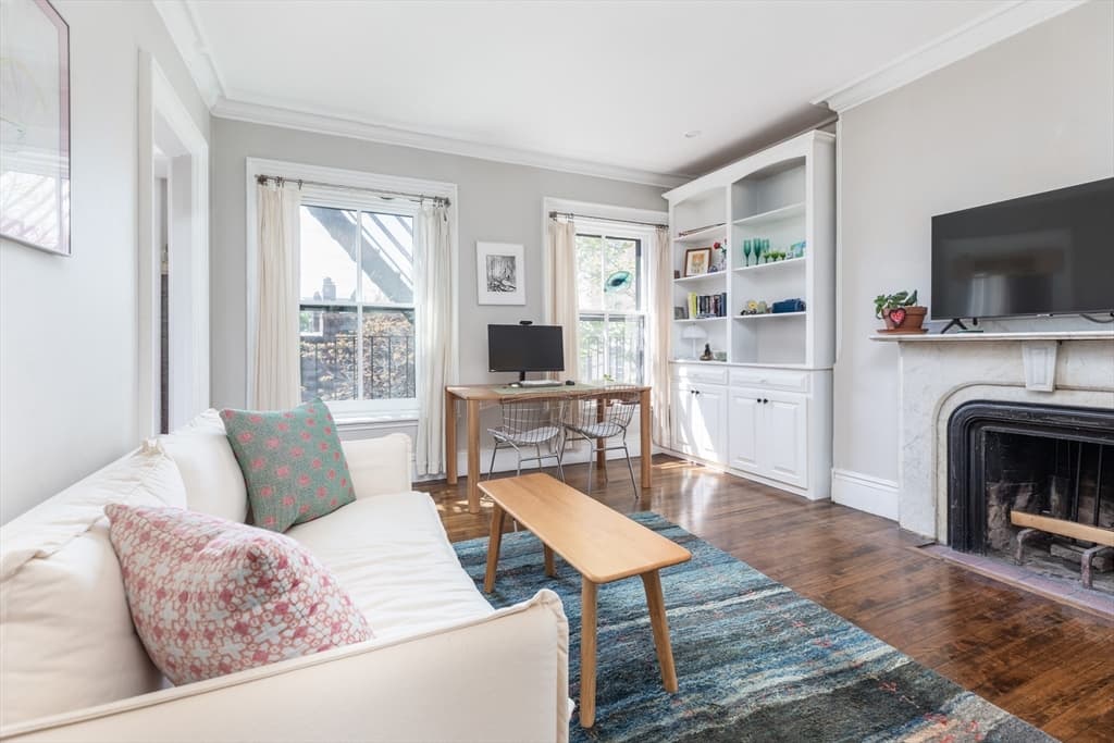 Condominium at 80 Mount Vernon St # 10, Boston MA 02108, photo 5 of 12