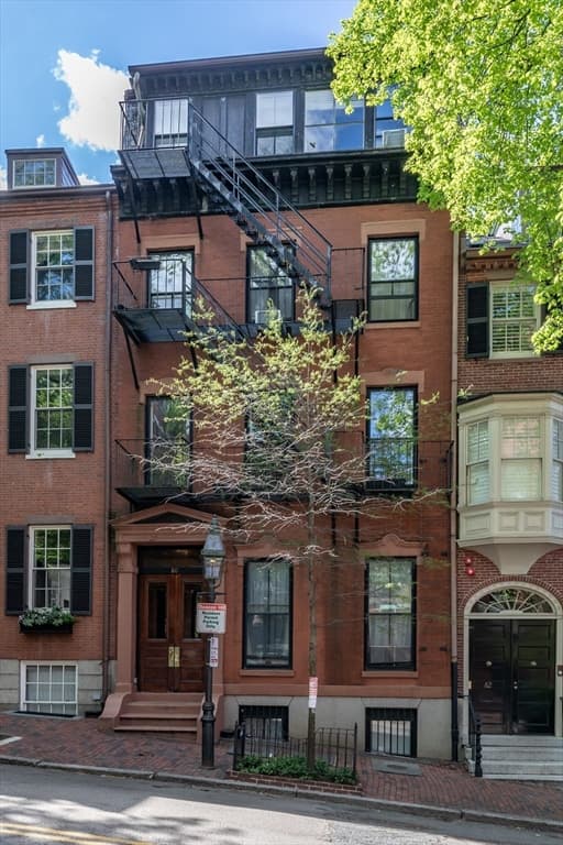 Condominium at 80 Mount Vernon St # 10, Boston MA 02108, photo 11 of 12