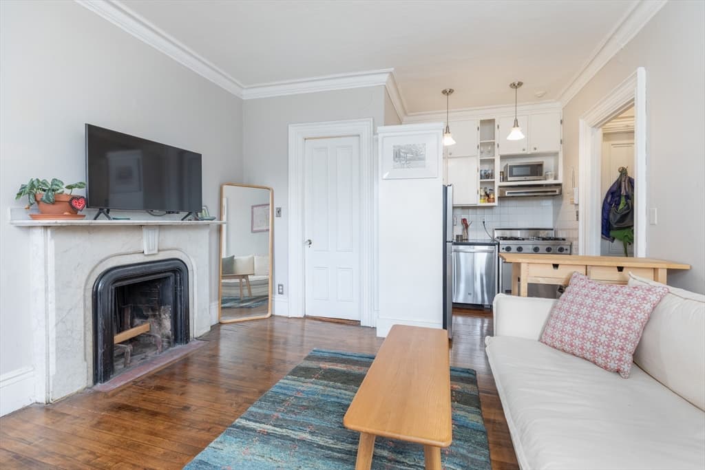 Condominium at 80 Mount Vernon St # 10, Boston MA 02108, photo 4 of 12