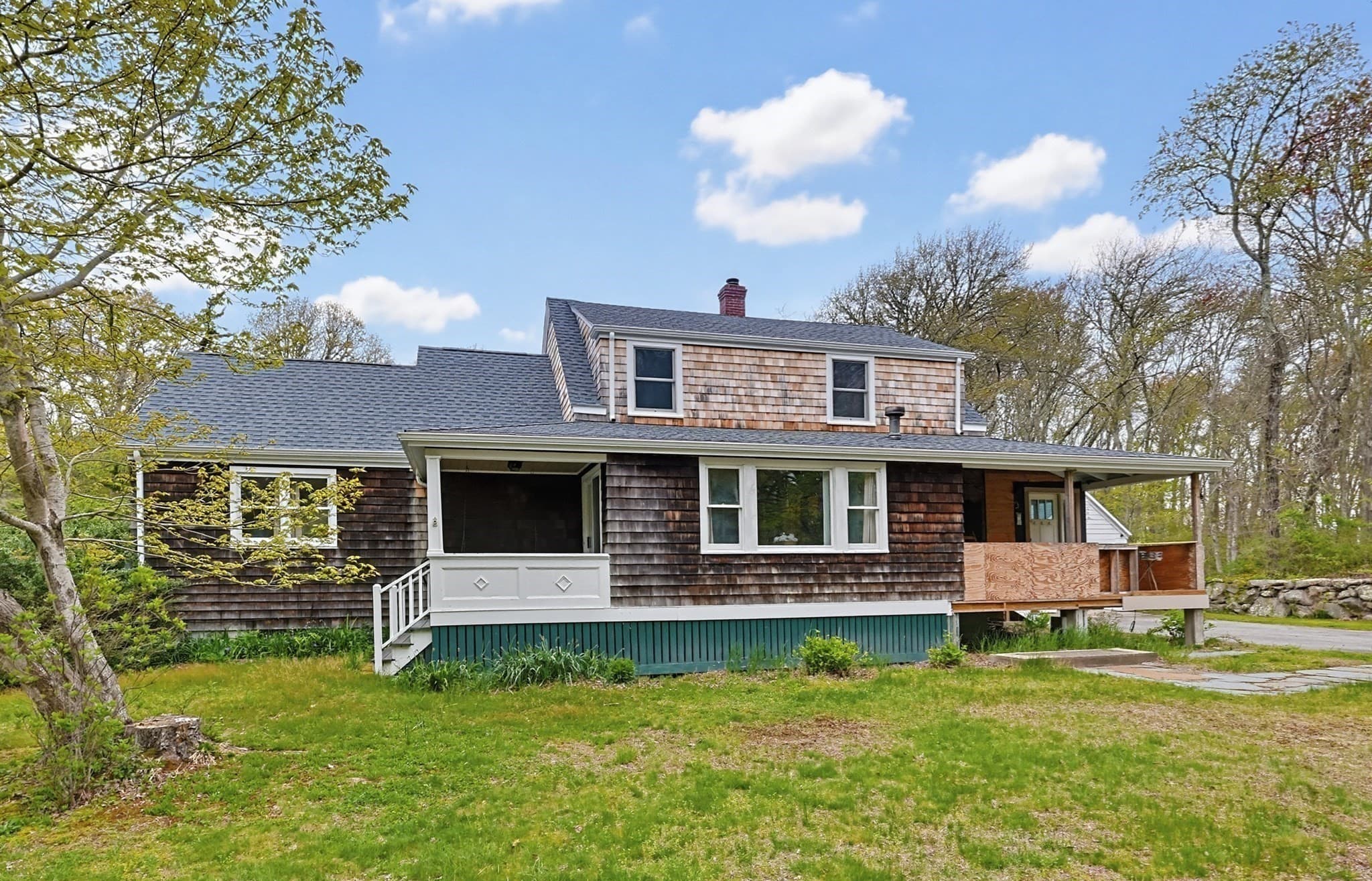Single Family Residence at 129 Cross Rd, Westport MA 02790, photo 6 of 42