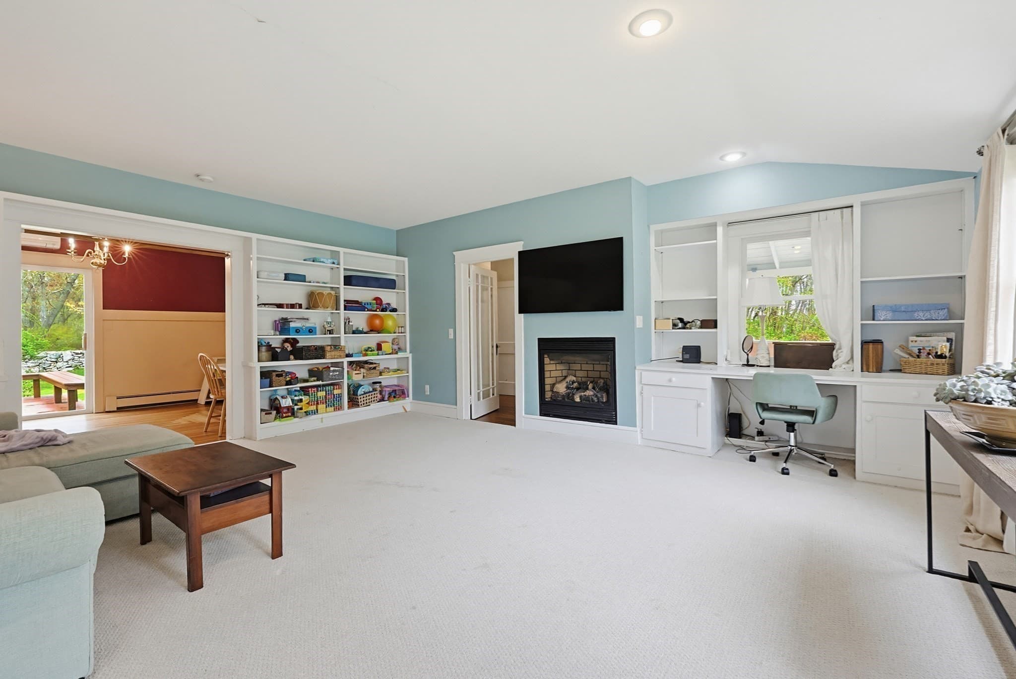 Single Family Residence at 129 Cross Rd, Westport MA 02790, photo 16 of 42