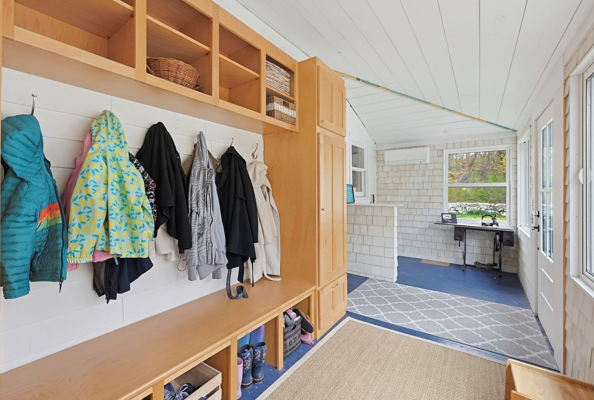 Single Family Residence at 129 Cross Rd, Westport MA 02790, photo 8 of 42