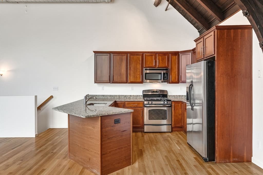 Condominium at 157 Beale Street # 1, Quincy MA 02170, photo 6 of 27