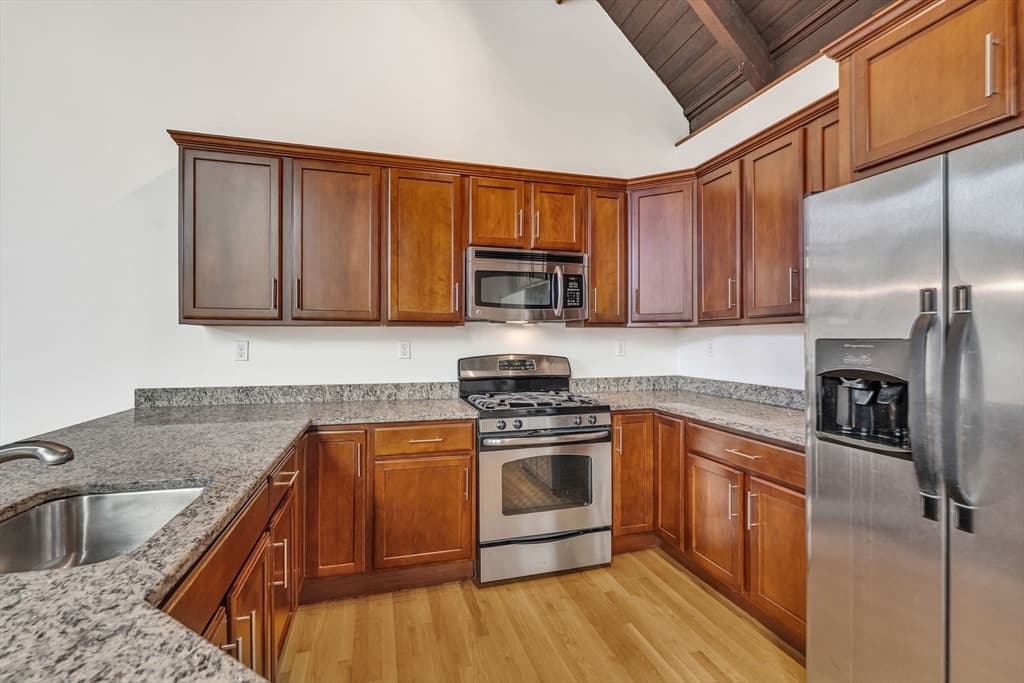 Condominium at 157 Beale Street # 1, Quincy MA 02170, photo 7 of 27
