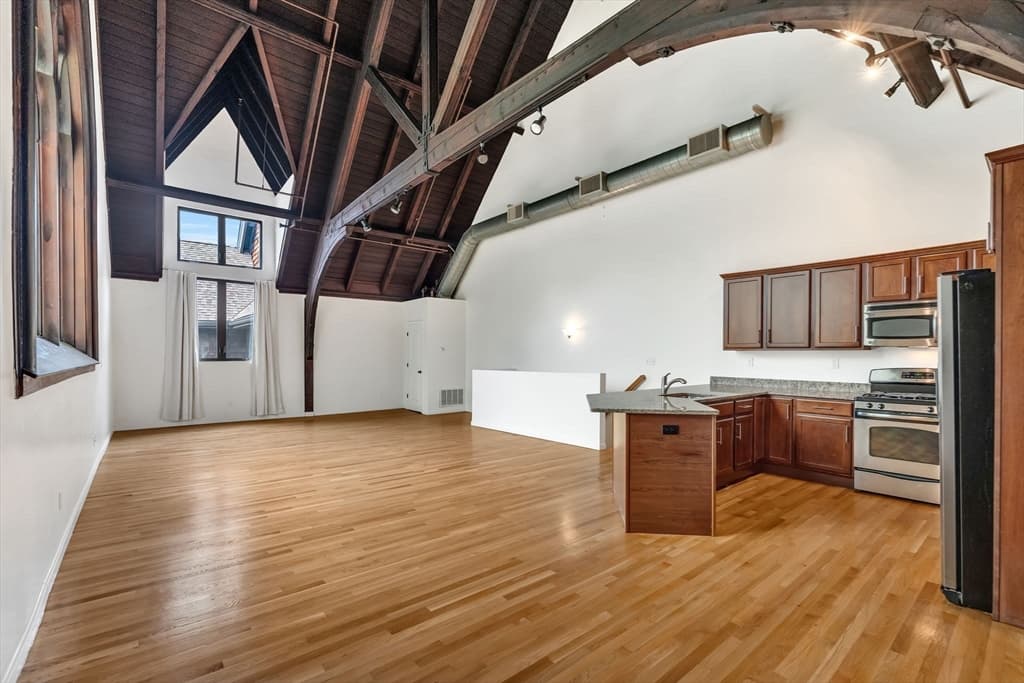Condominium at 157 Beale Street # 1, Quincy MA 02170, photo 5 of 27
