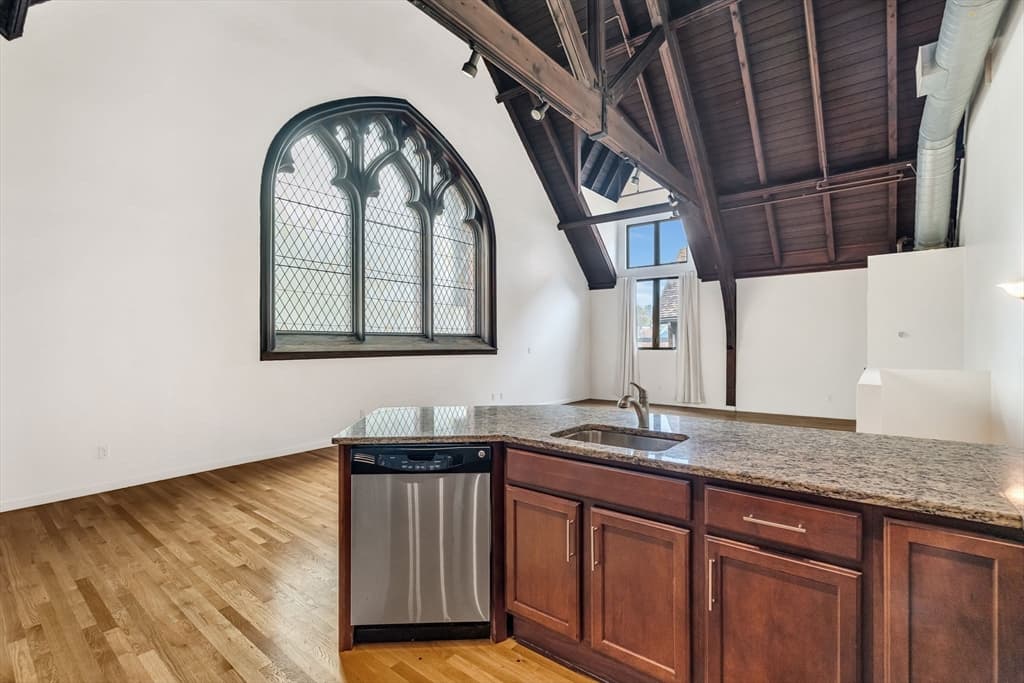 Condominium at 157 Beale Street # 1, Quincy MA 02170, photo 8 of 27
