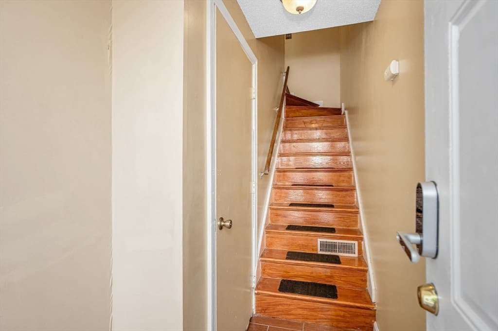 Condominium at 54 Gates St # 2, Lowell MA 01851, photo 5 of 21