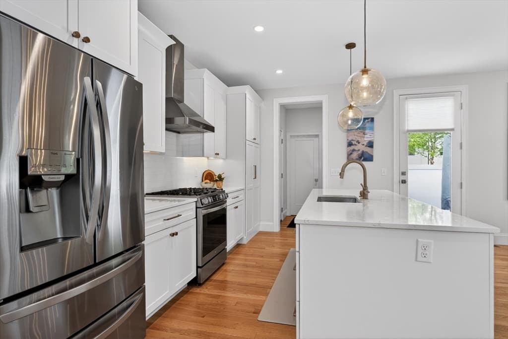 Single Family Residence at 5 Mirasol Cir # 5, Acton MA 01720, photo 7 of 37