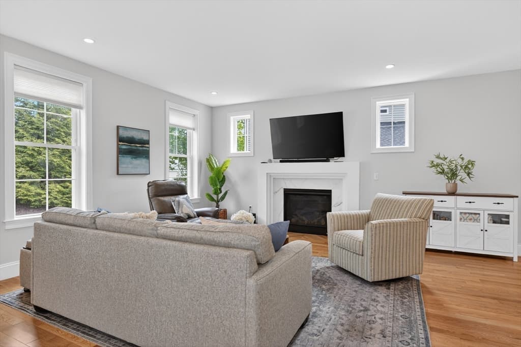 Single Family Residence at 5 Mirasol Cir # 5, Acton MA 01720, photo 4 of 37