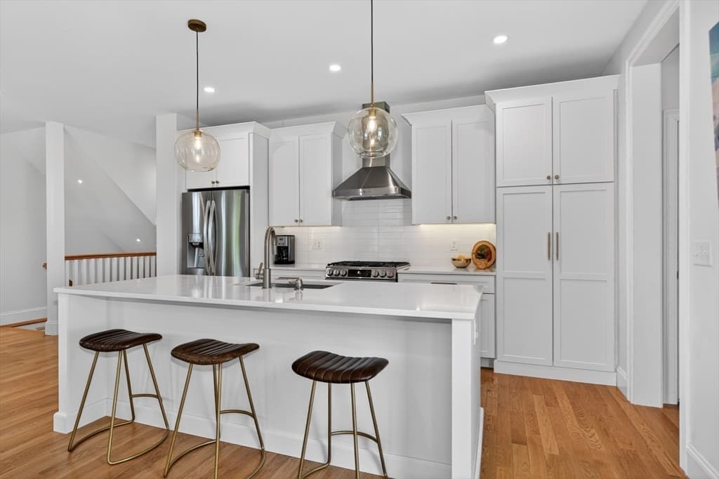Single Family Residence at 5 Mirasol Cir # 5, Acton MA 01720, photo 8 of 37