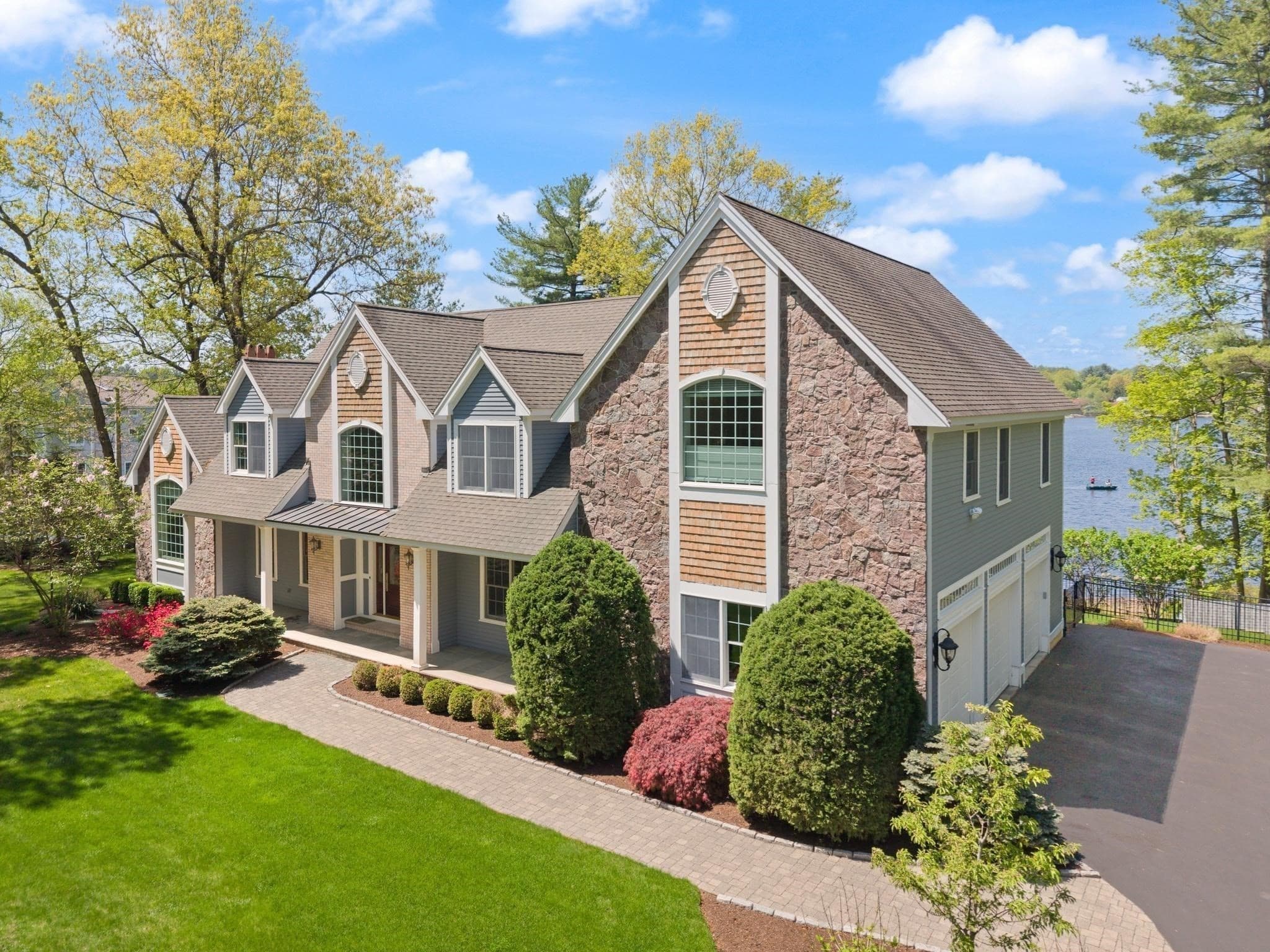 Single Family Residence at 1 Appian Way, Westford MA 01886, photo 4 of 42
