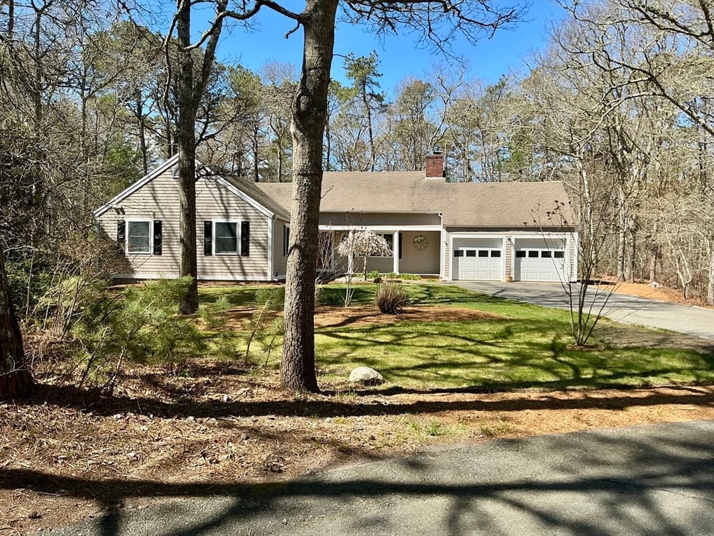 Single Family Residence at 26 The Morgan Cir, Mashpee MA 02649, Mashpee, photo 3 of 39