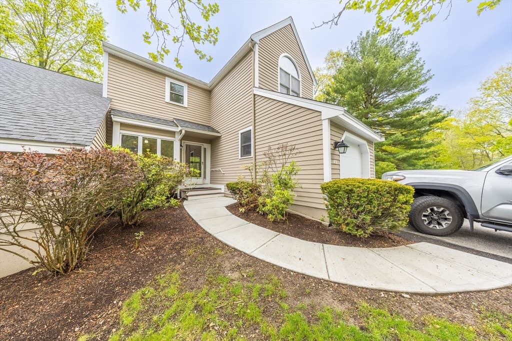 49 Bishops Forest Dr # 49, Waltham MA 02452