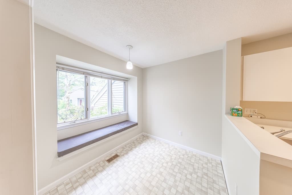Condominium at 49 Bishops Forest Dr # 49, Waltham MA 02452, photo 5 of 40