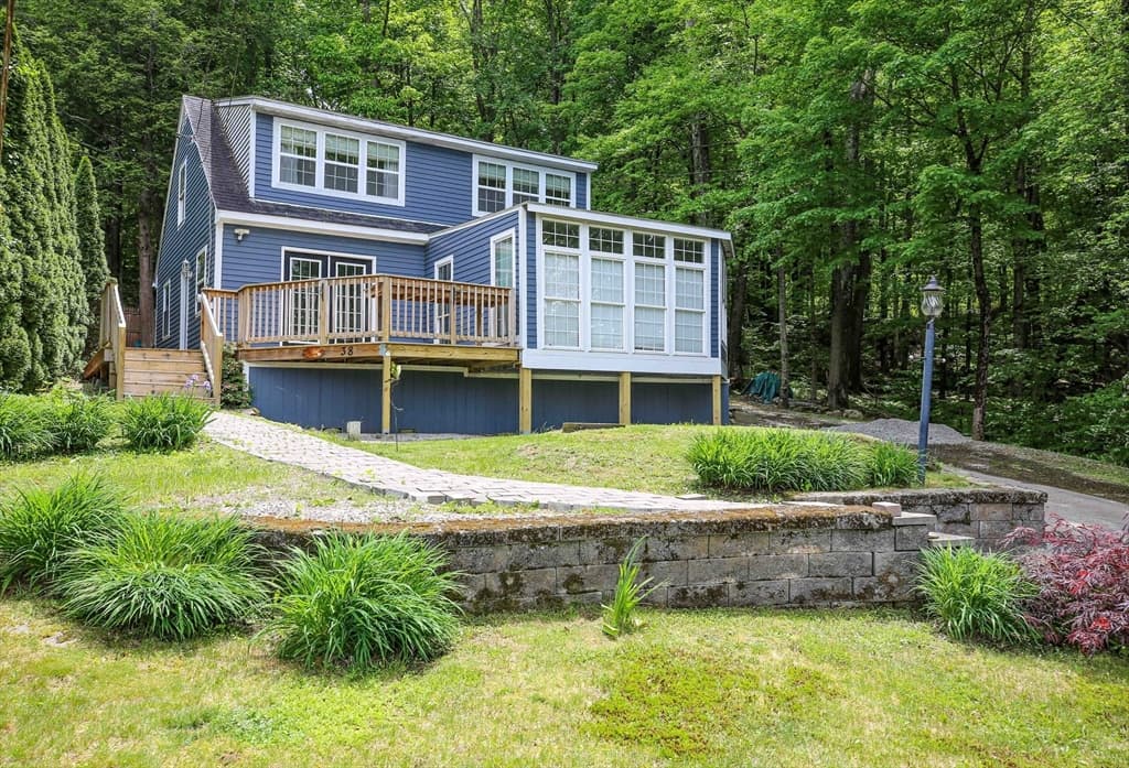 38 Island Rd, Holland MA 01521