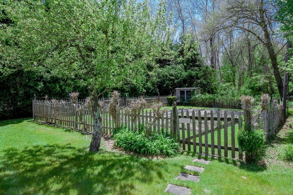 595 New Bedford Road, Rochester MA 02770 photo 36