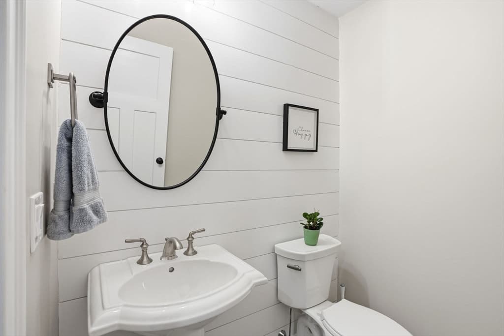 Single Family Residence at 7 Yellow Birch Dr, Plymouth MA 02360, photo 23 of 42