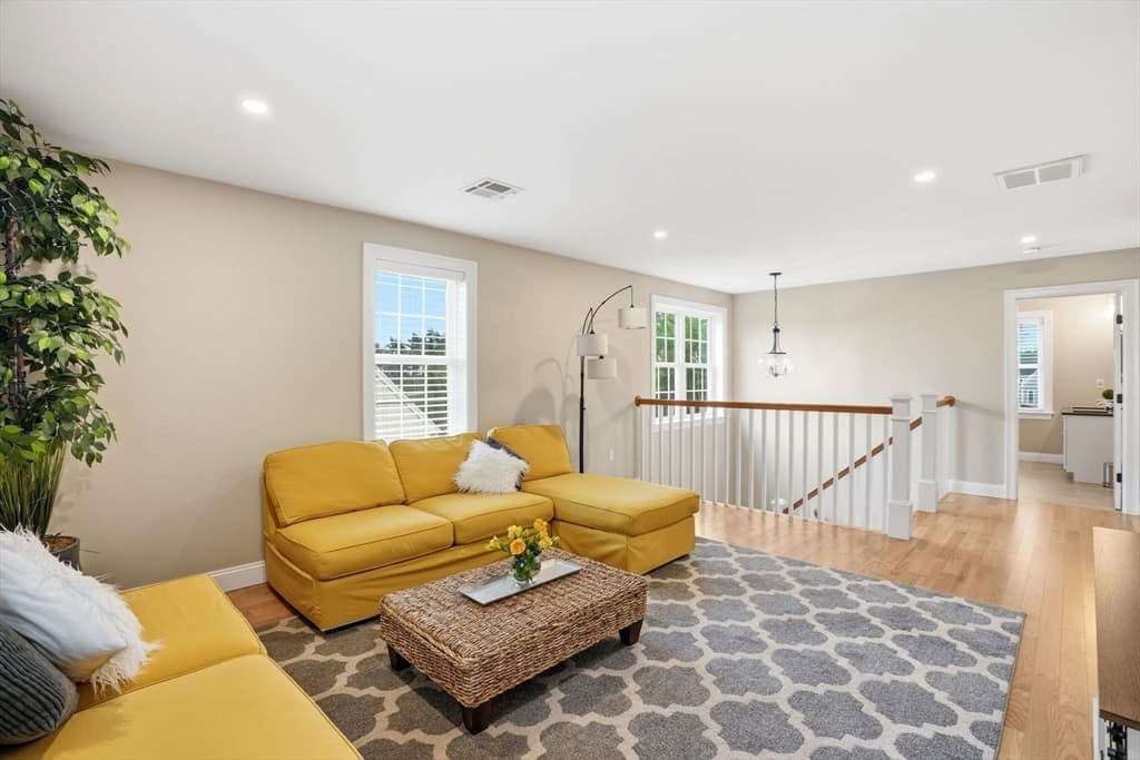 Single Family Residence at 7 Yellow Birch Dr, Plymouth MA 02360, photo 27 of 42