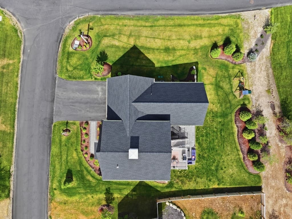 Single Family Residence at 7 Yellow Birch Dr, Plymouth MA 02360, photo 41 of 42