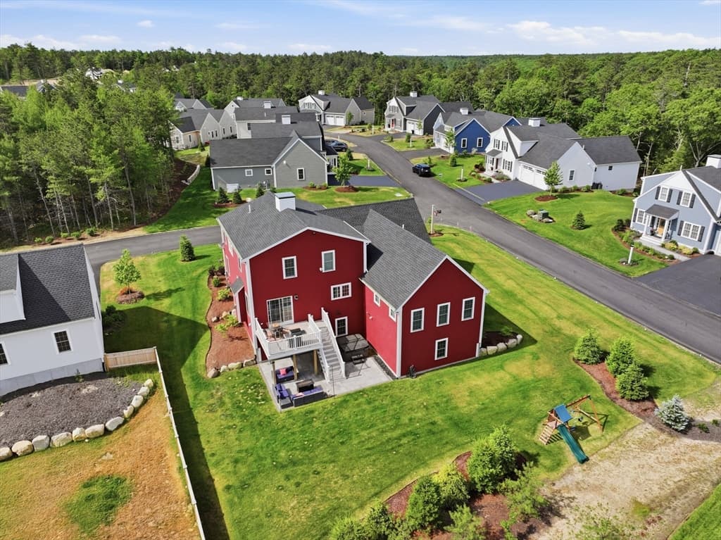 Single Family Residence at 7 Yellow Birch Dr, Plymouth MA 02360, photo 39 of 42
