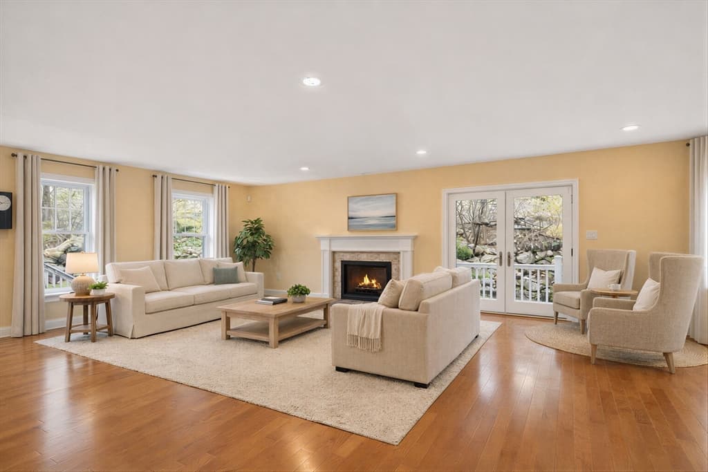 25 Magnolia Ave, Manchester MA 01944 photo 2