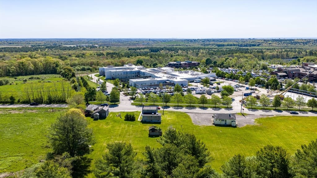 576 Faunce Corner Rd, Dartmouth MA 02747 photo 8