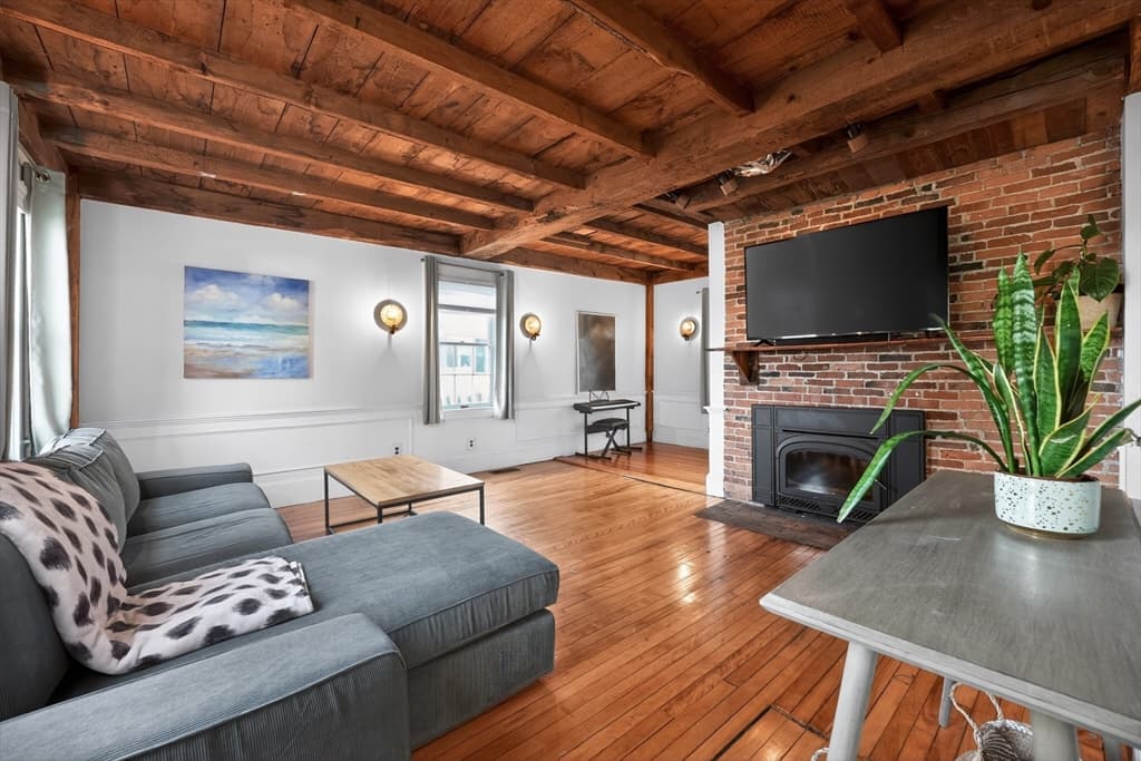Single Family Residence at 44 Church St, Wakefield MA 01880, photo 5 of 21