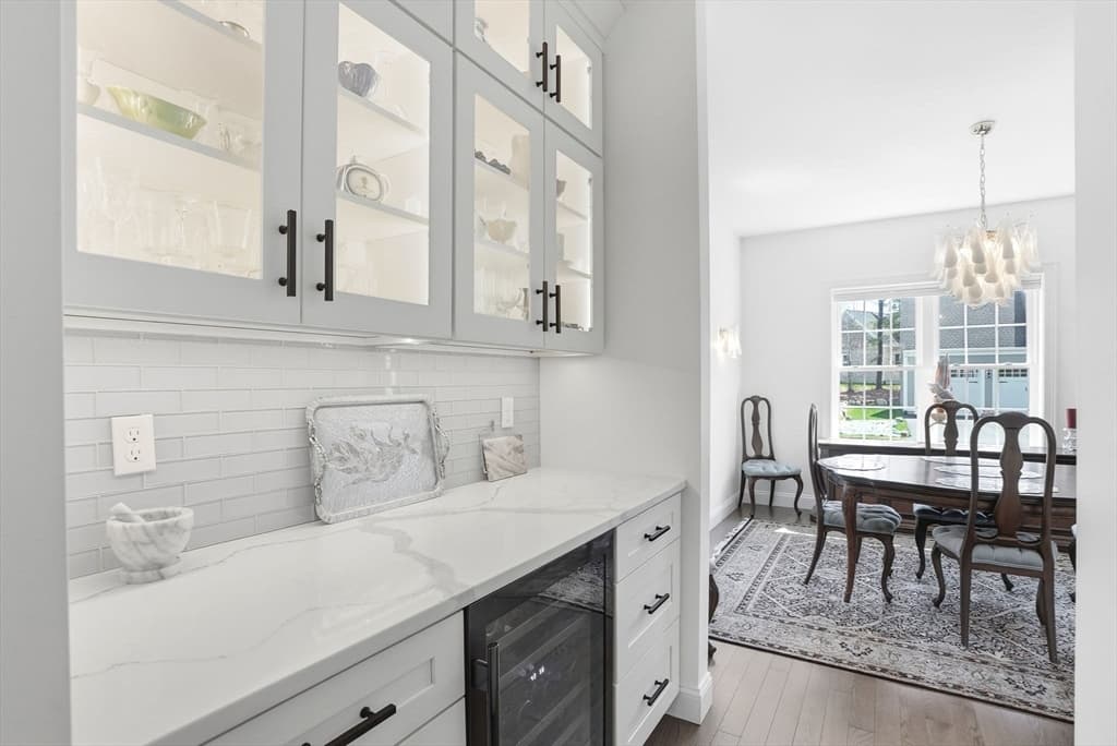 Single Family Residence at 10 Cranberry Farm Rd, Plymouth MA 02360, photo 6 of 26