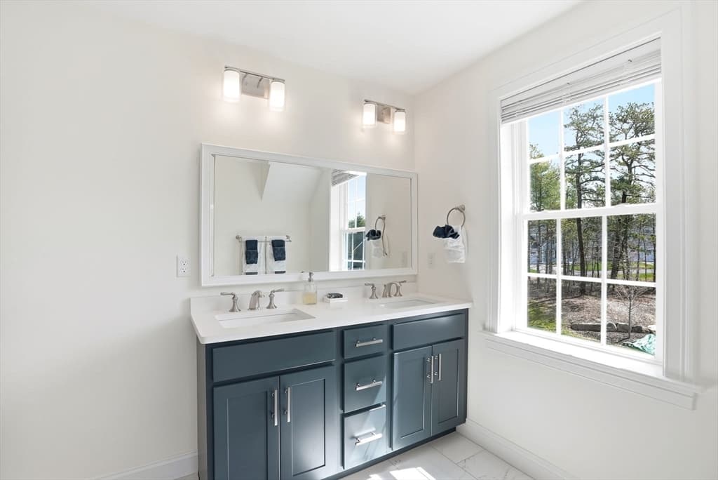 Single Family Residence at 10 Cranberry Farm Rd, Plymouth MA 02360, photo 17 of 26