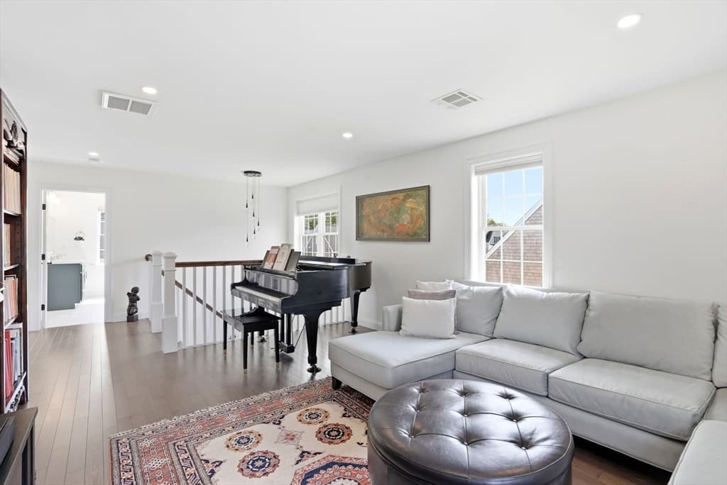 Single Family Residence at 10 Cranberry Farm Rd, Plymouth MA 02360, photo 15 of 26