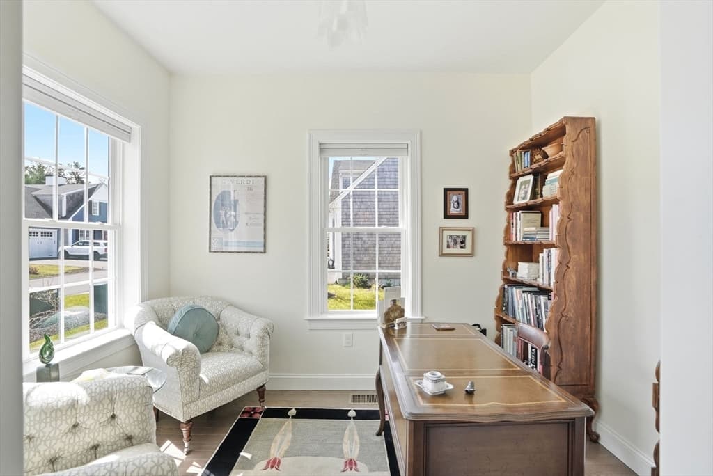 Single Family Residence at 10 Cranberry Farm Rd, Plymouth MA 02360, photo 11 of 26